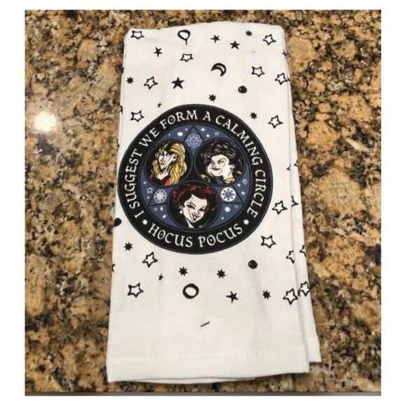 NEW Disney HOCUS POCUS Moon & Stars Kitchen Towel Set ~ Sanderson Sisters - Picture 3 of 5